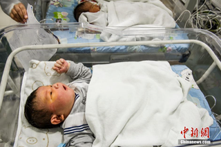 Illustration for article titled Giant Babies Born in China